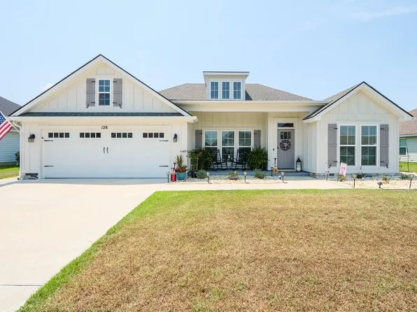 128 Floyd McNeal Dr, Hahira, GA 31632