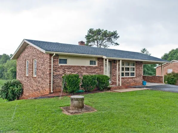 132 Dover Church Rd, Mount Airy, NC 27030