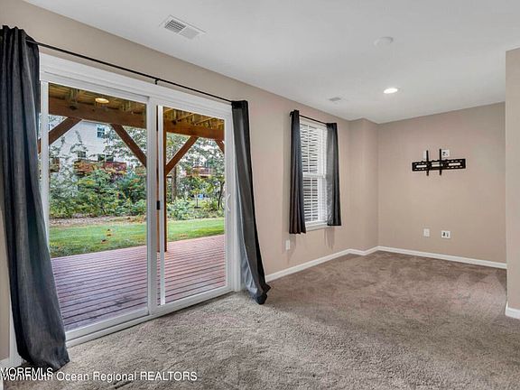 3rd image of 905 Mississippi St #1405
