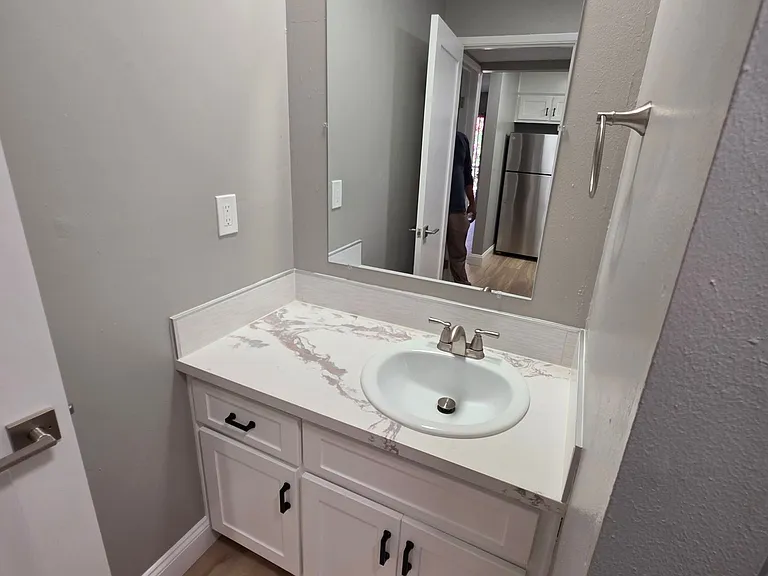 Providence House Apartments — Photo 33