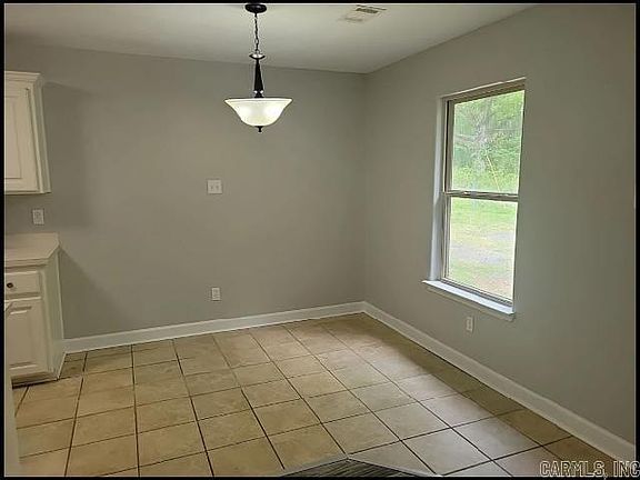 5th image of 183 Charles Dr