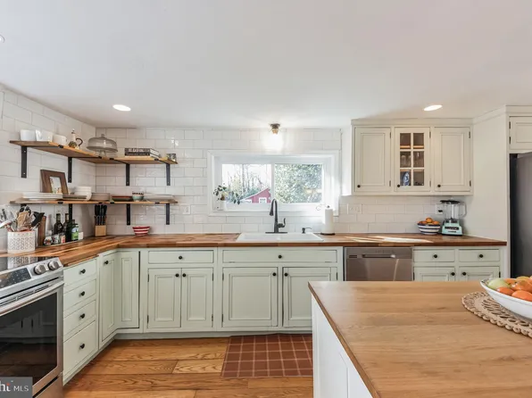 1824 Forest Grove Rd, Furlong, PA 18925