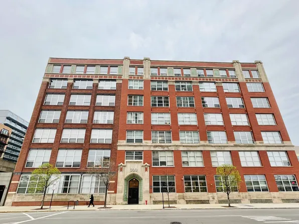 333 S Desplaines St APT 614, Chicago, IL 60661