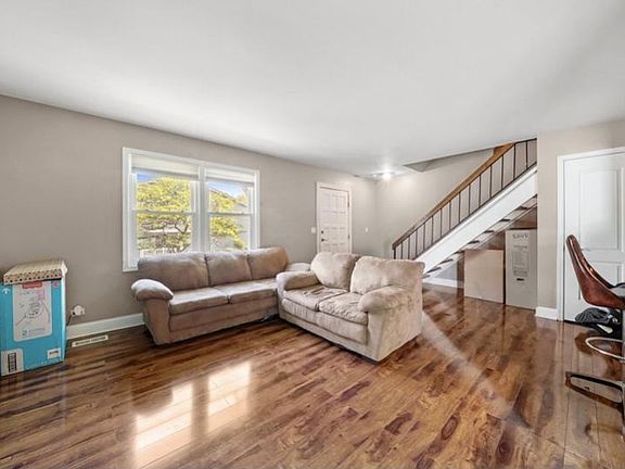 5th image of 321 Fairchild Ct Unit C