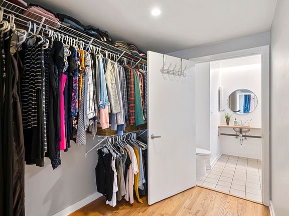 5th image of 120 E Cullerton St #209