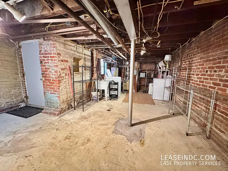 128 Adams St NW — Photo 35