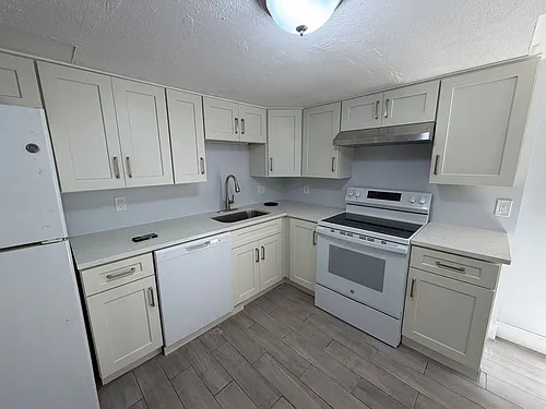 31 Chelsea St Photo 1