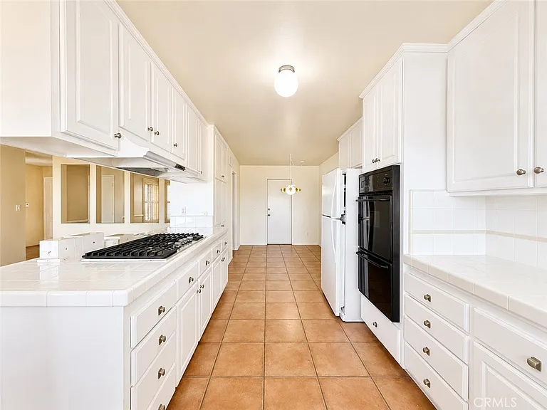 23707 Sandalwood St — Photo 9
