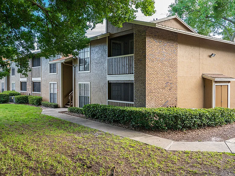 Forestlake Apartments — Photo 33