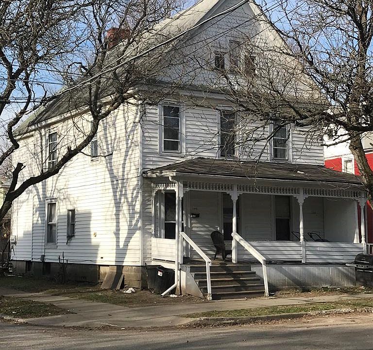 1st image of 324 W 4th St