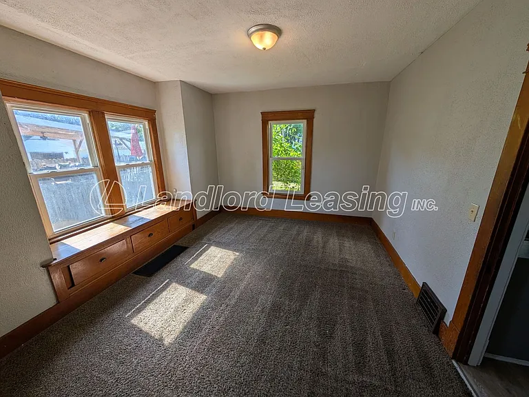 1850 E 33rd St — Photo 7