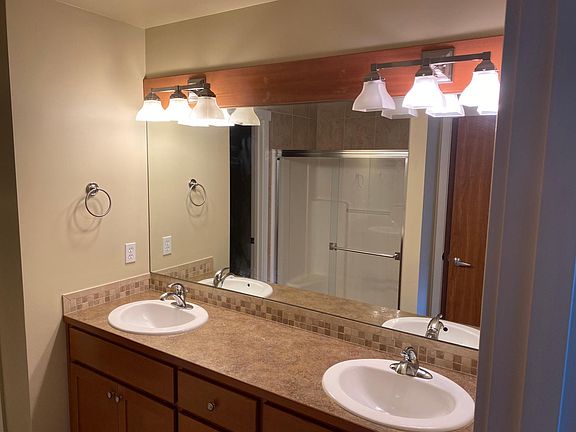 3rd image of 23620 SE 48th St