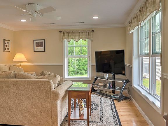 4th image of 28 owens Drive #72