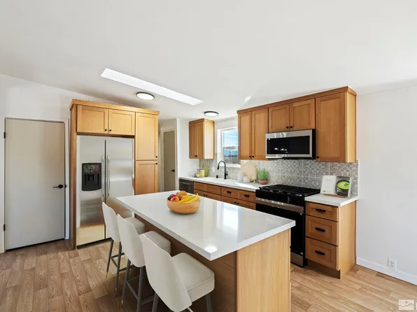 22 N Rainbow Dr, Dayton, NV 89403
