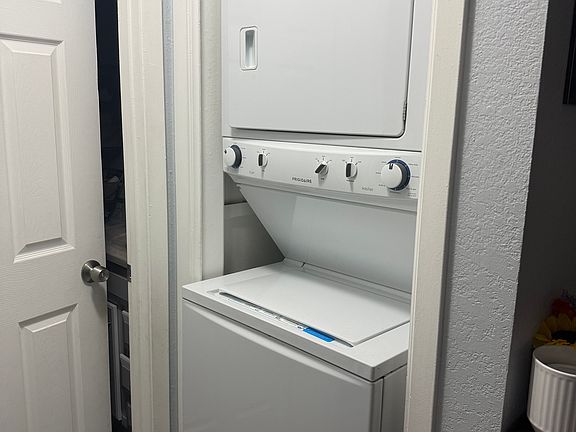 5th image of 2263 S Buckley Rd APT 101