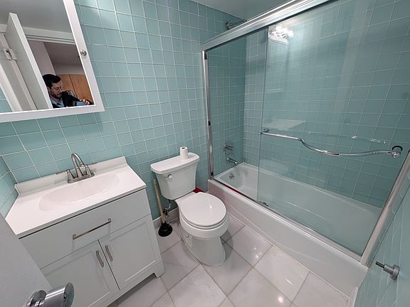 4th image of 1330 New Hampshire Ave NW APT 920