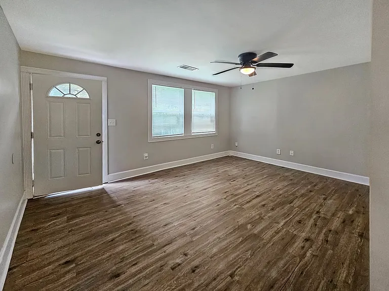 382 Cologne Dr SE — Photo 6