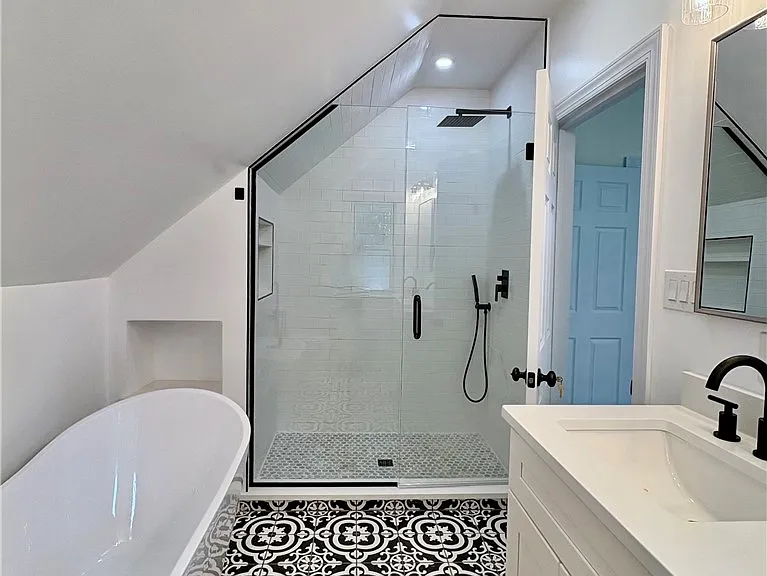 245 Frederick Ave #243 — Photo 17