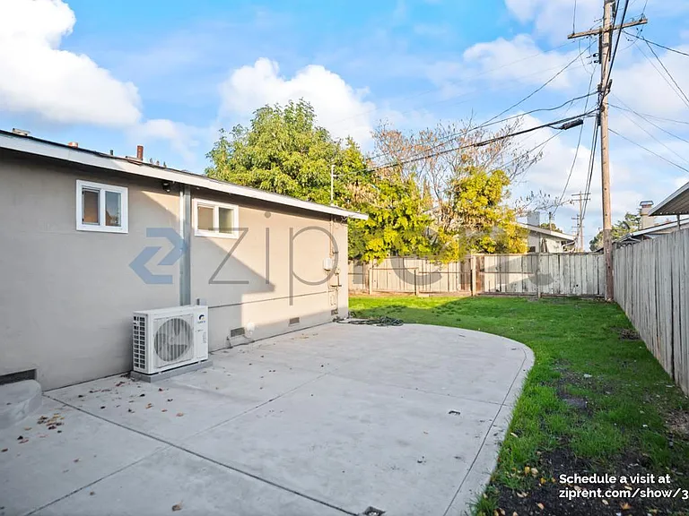 706 Santa Rosa St — Photo 12