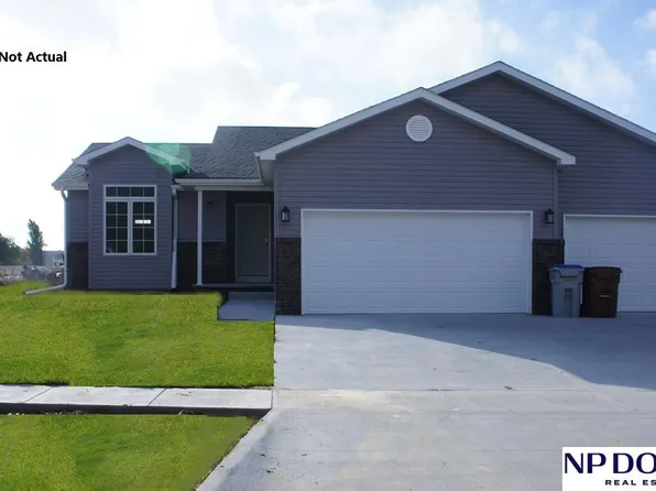 4910 Alma St, Lincoln, NE 68514