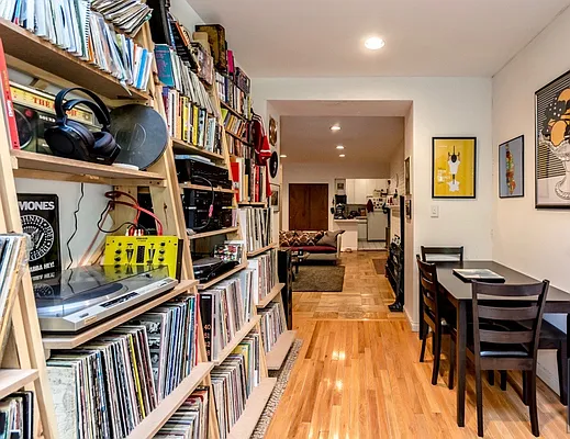 Rented by Bond New York | media 5