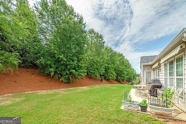 230 Begonia Ct — Photo 3