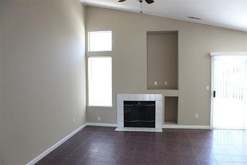 3rd image of 4820 Woodhollow Ave