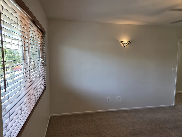 1037 Alta Vista Dr — Photo 37