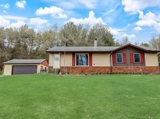 N64W28575 Meadowlark Ln, Hartland, WI 53029