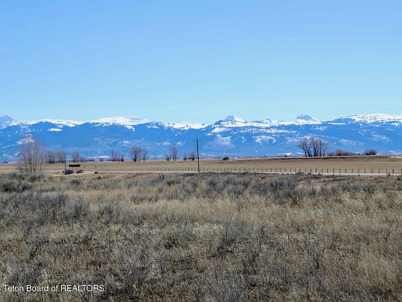 5th image of 4069 Saddle Bluff Trl