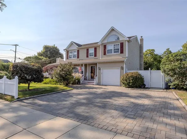 507 Grand Boulevard, Deer Park, NY 11729