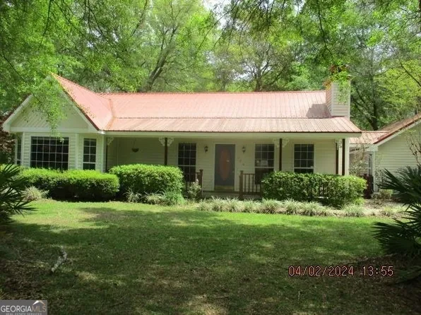 109 Arabian Ln, Jesup, GA 31545