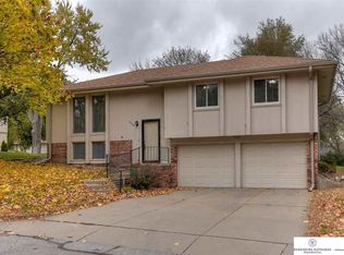 14748 Weir St, Omaha, NE 68137