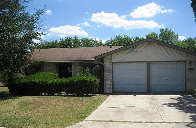 1st image of 7503 Lago Frio