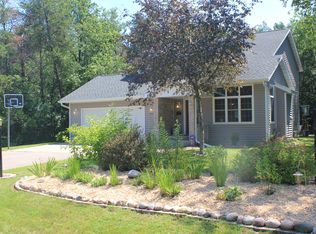 1350 Crimson Ct, Plover, WI 54467