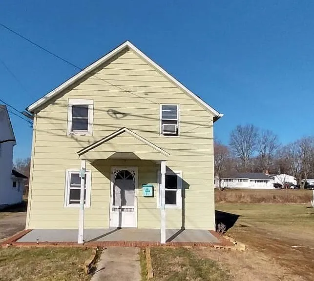 18 Magnolia Ave — Photo 1
