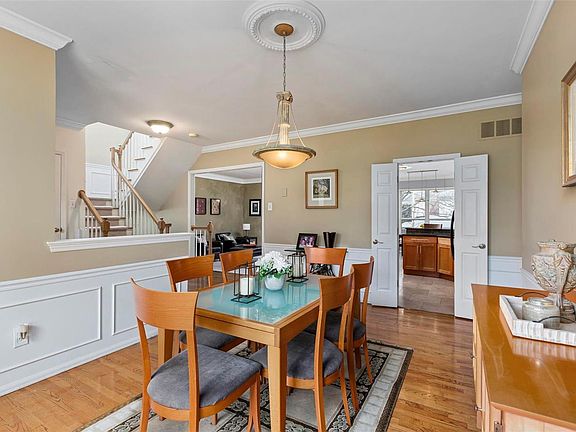 5th image of 315 Weston Oaks Ct