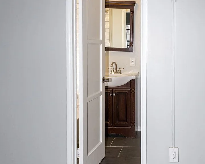 Townhome style apartments in up-and-coming Virgil Village with parking! — Photo 26