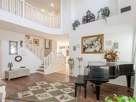 3rd image of 28028 Liana Ln