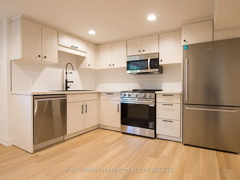 23 Decarie Cir #BASEMENT — Photo 8