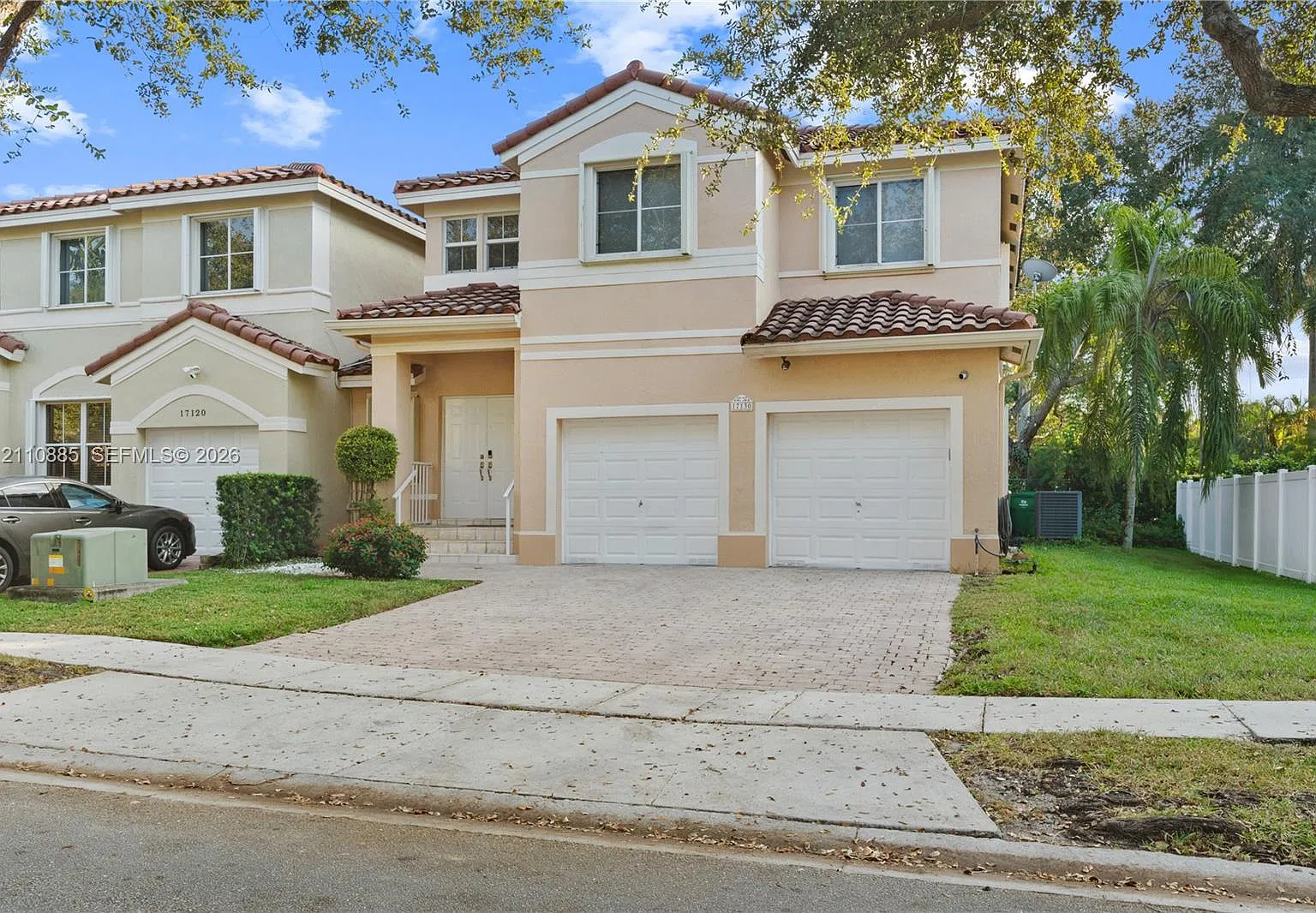 4 bed, 2.5 bath, 1869 sqft, $4,000 — Photo 4