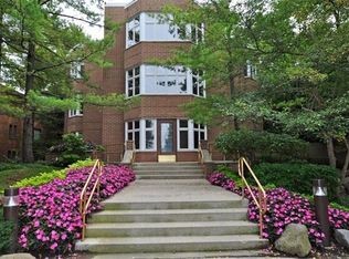 85 E Laurel Ave APT 2B, Lake Forest, IL 60045