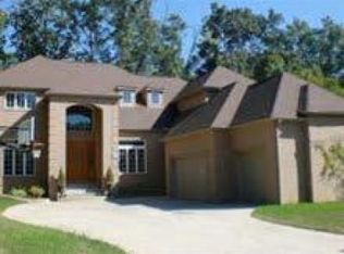 4217 Oak Grove Cir, Valparaiso, IN 46383