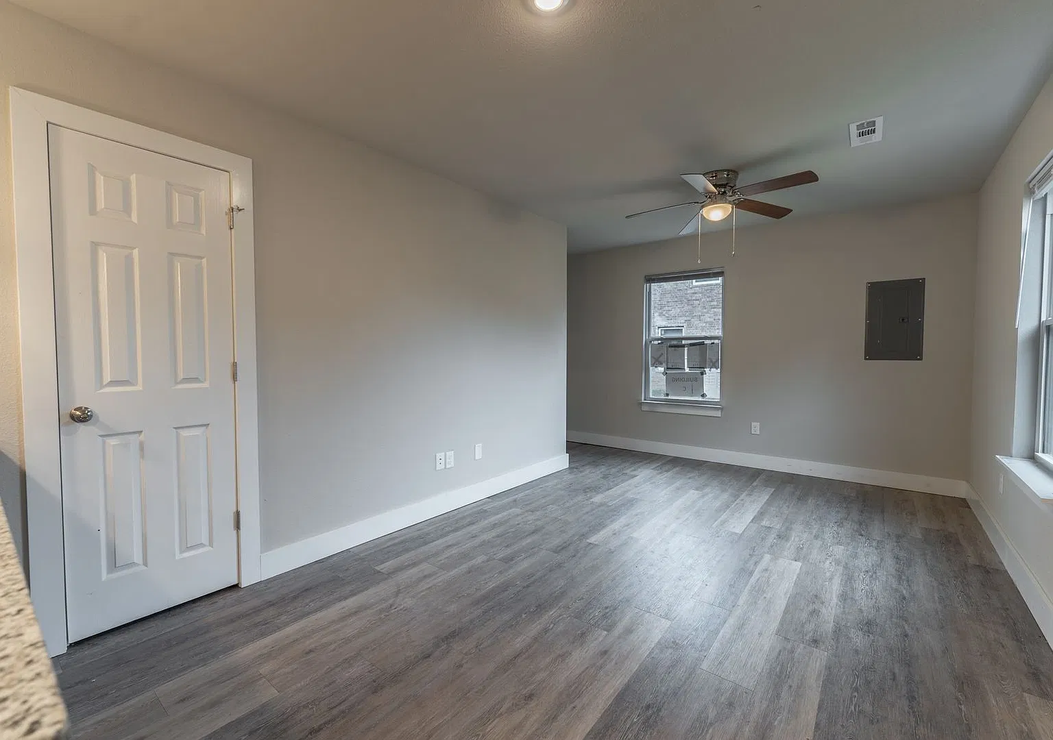 1366 N Porter Rd — Photo 4