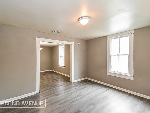4th image of 1726 Buckman St