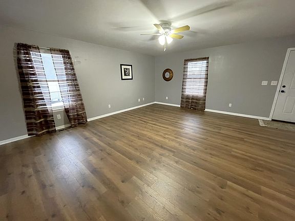 4th image of 80 Railroad St