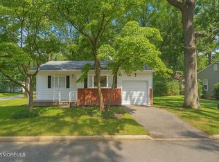 1 W Virginia Dr, Manchester Township, NJ 08759