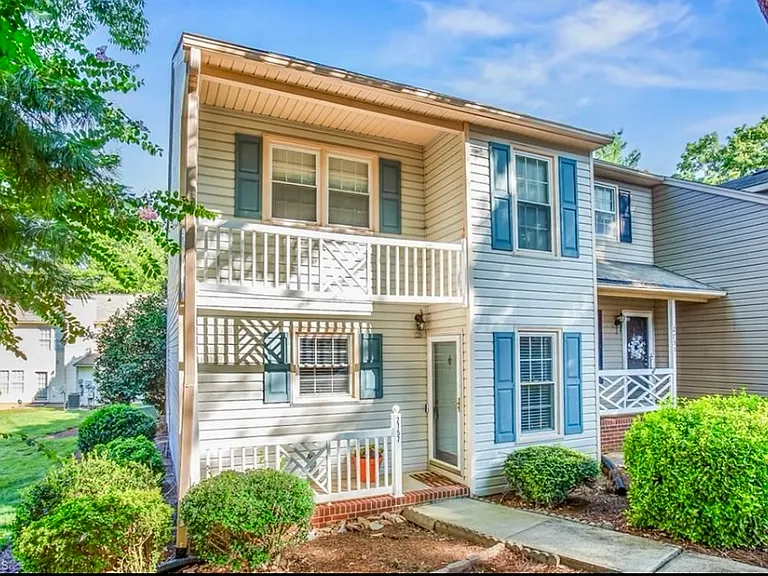 2757 Crosswinds Dr — Photo 1