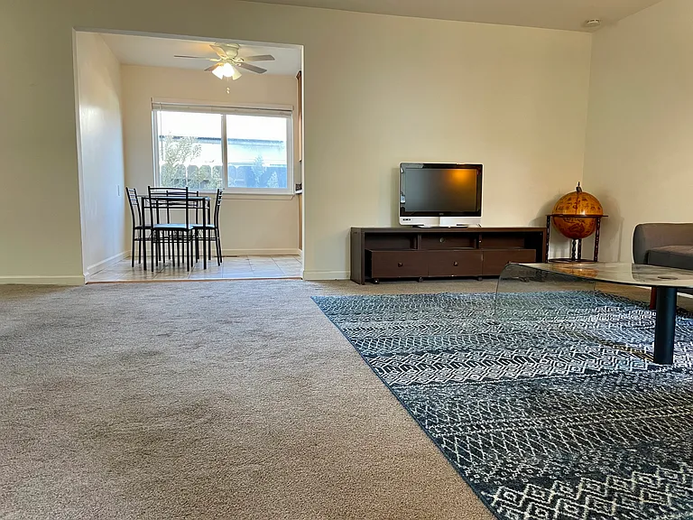 548 Vera Ave #1 — Photo 2