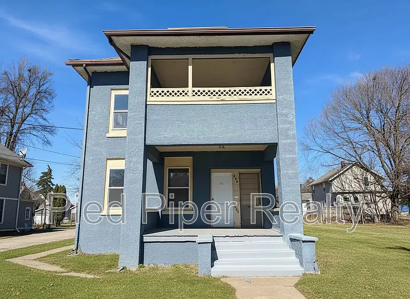 2 bed, 1.0 bath, $1,395 — Photo 2